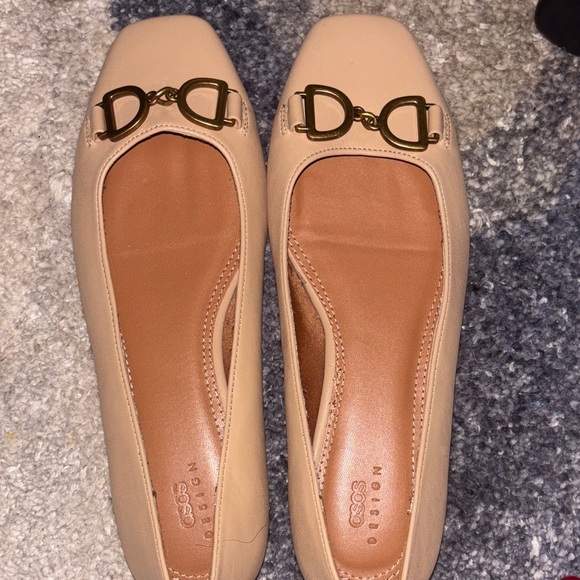 Macy's Beige Flats with Gold Accents - Picture 2 of 3